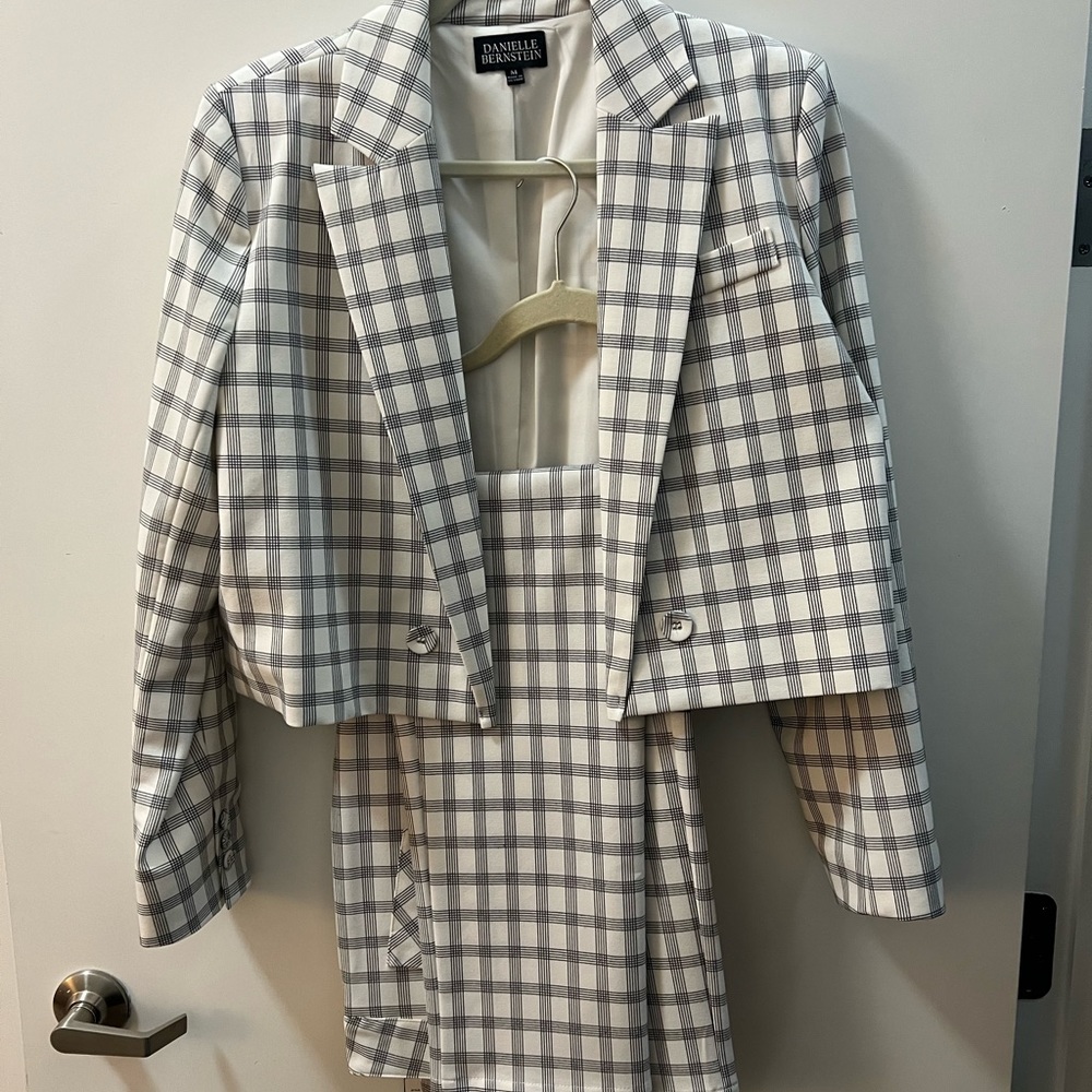 Danielle Bernstein 2 piece blazer set